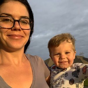 Meet your Posher, Caitlin